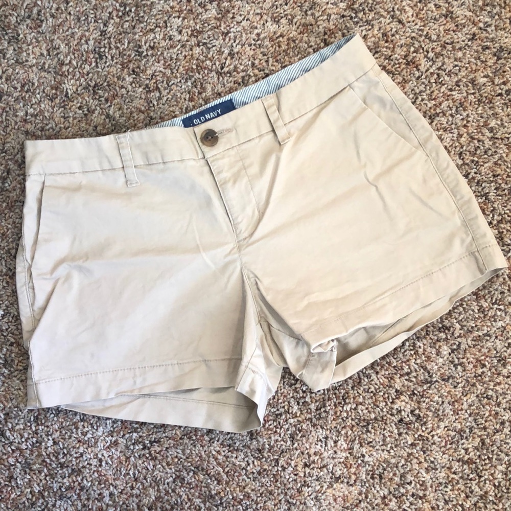 Khaki Old Navy Everyday Shorts!